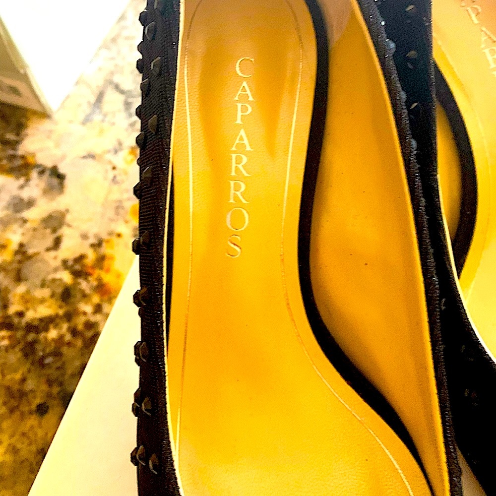 peep toe pumps